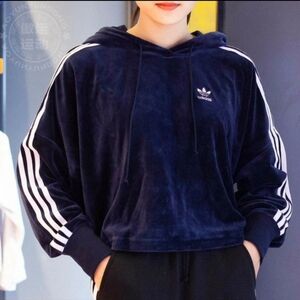 ADIDAS Women's Originals Trefoil Velour Cropped Hoodie